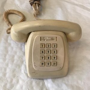 HERALDO CREMA CON TECLADO