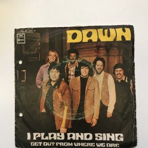 DAWN "I PLAY AND SING"