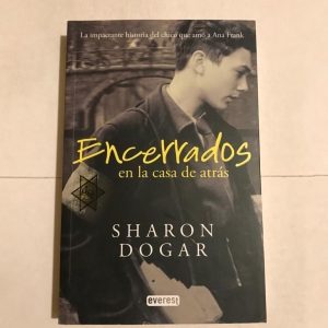 ENCERRADOS EN LA CASA DE ATRÁS