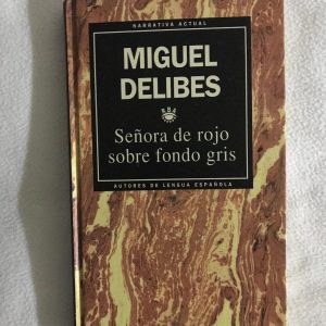 SEÑORA DE ROJO SOBRE FONDO GRIS