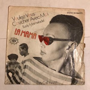 LA MAMA "VOULEZ VOUS COUCHER AVEC MOI"